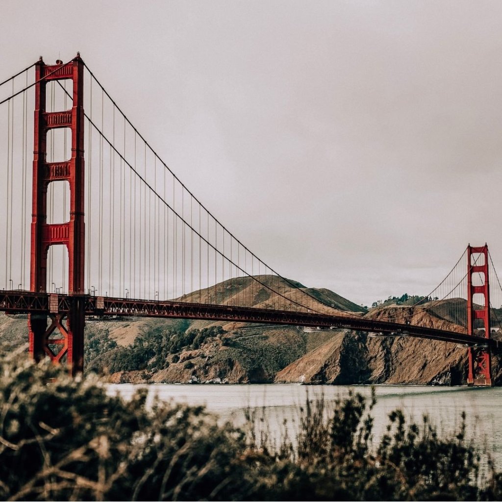 The golden Gate Bridge, a must see spot on a Pacific Coast Highway Itinerary: 7 Days Road Trip.