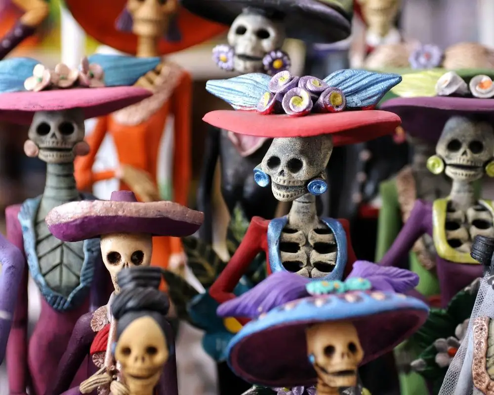 Dia de los Muertos skeleton sculptures found at the San Jose del Cabo art walk.