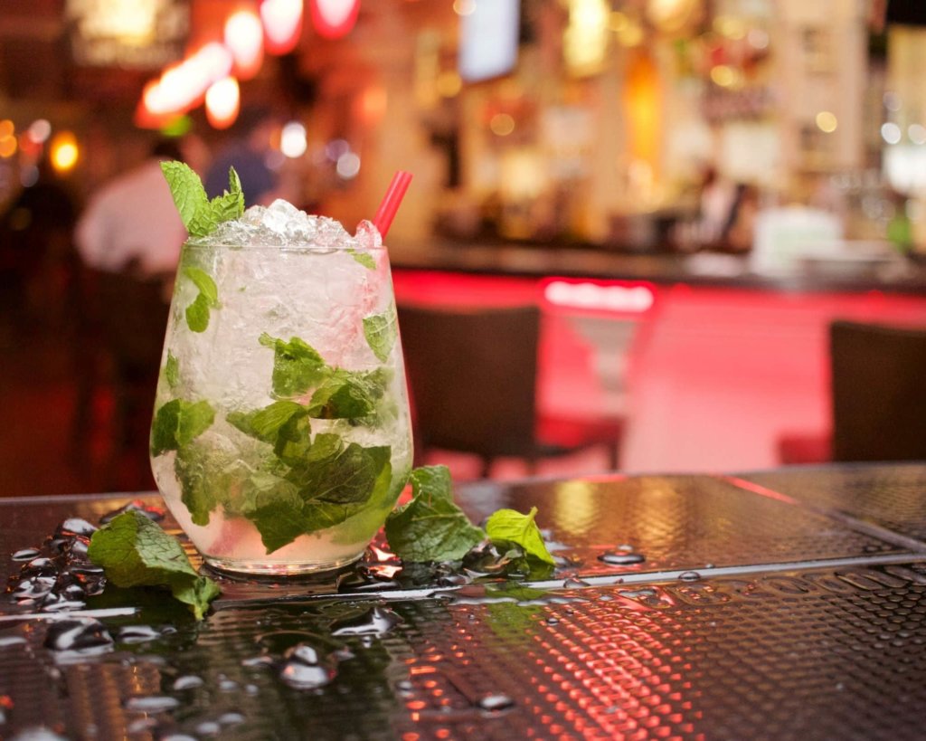 Ten Things Not To Do in Dubai - Don't Get Drunk.  Mojito on the bar.