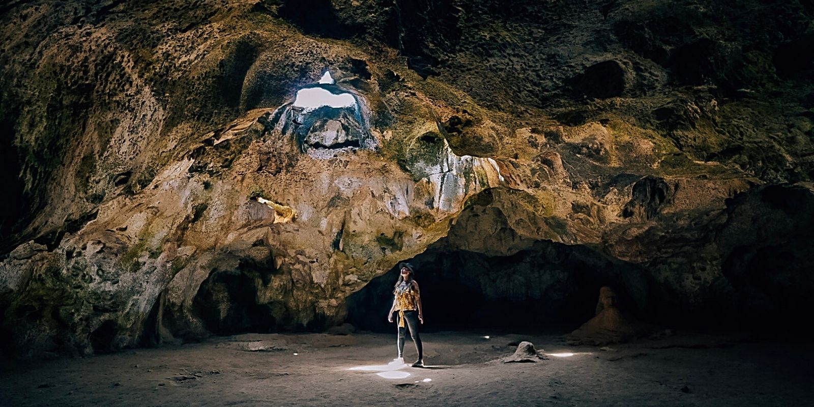 Visiting Quadirikiri Cave, Aruba - This Rare Earth