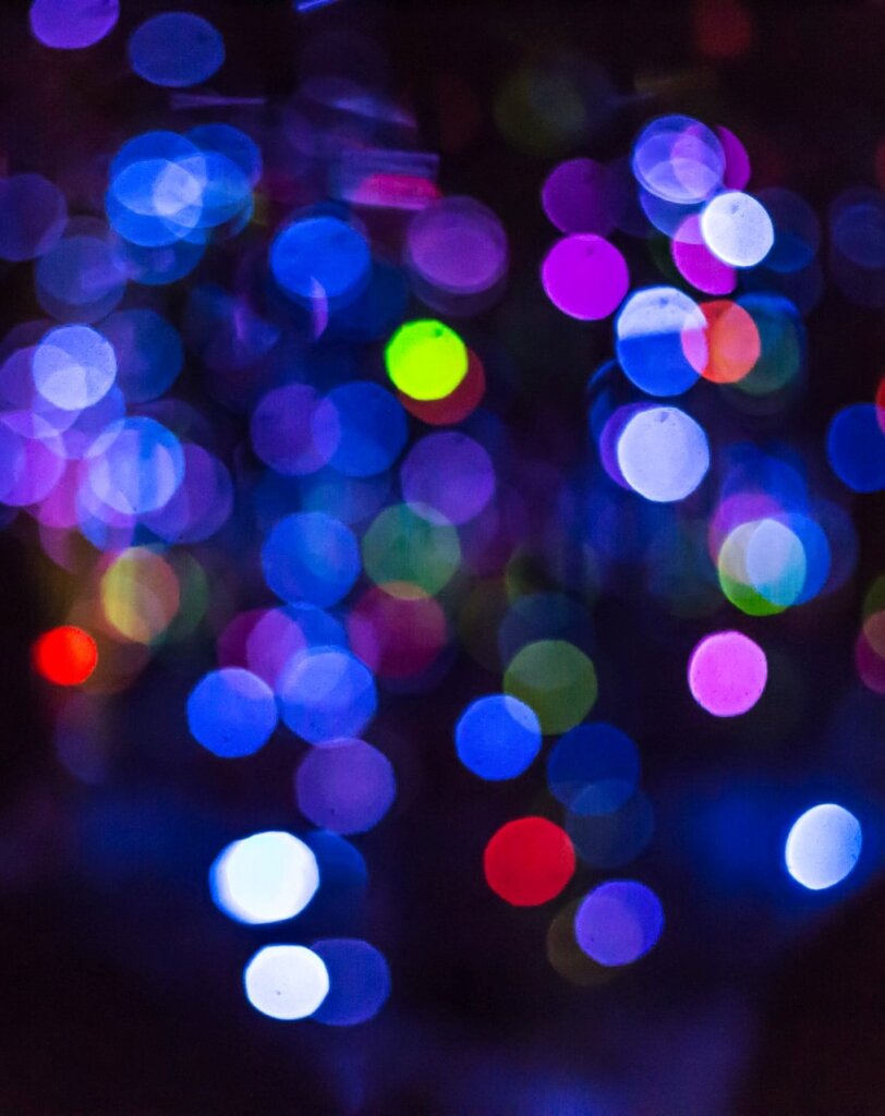 Blue and red bokeh lighting from the Phoenix Art Museum, one of The Best Things to Do in Phoenix.