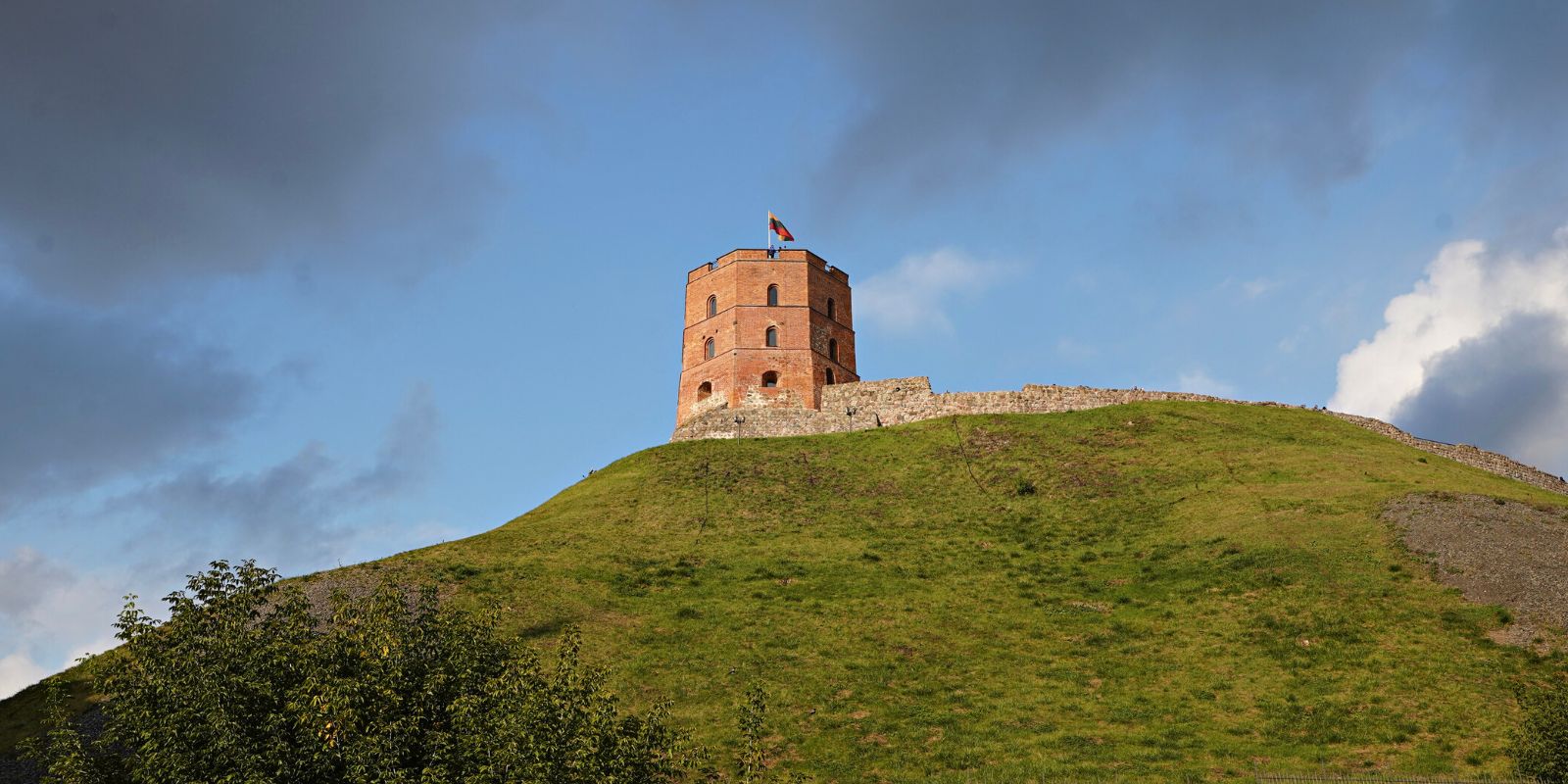 Gediminas Castle Tower In Vilnius - History, How To Visit, And More ...