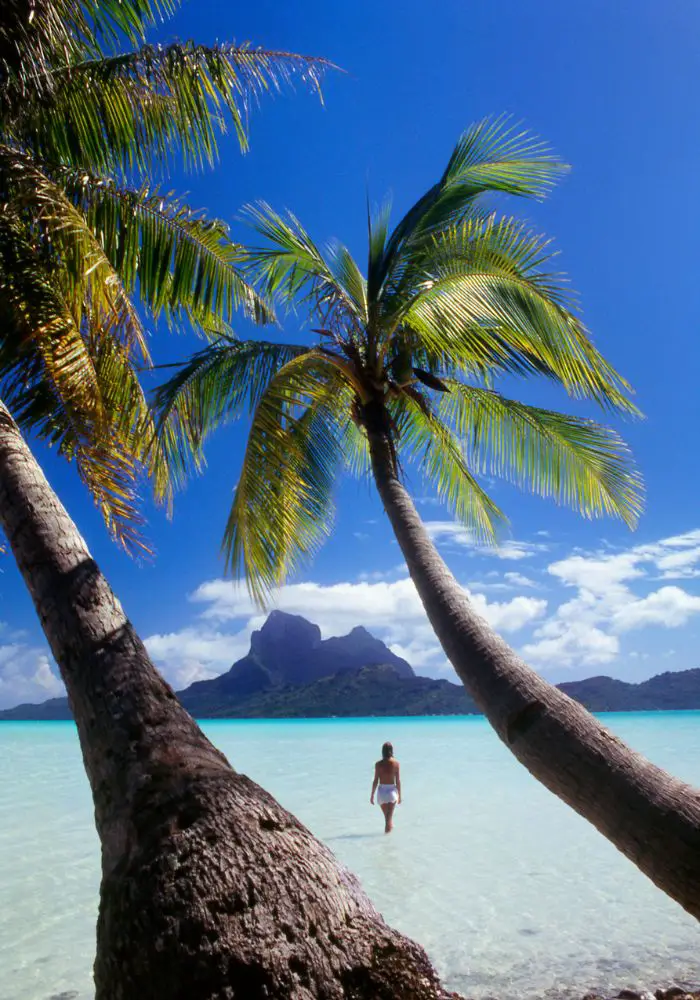Bora Bora island - The Tahiti to Moorea Ferry: A Complete Guide.