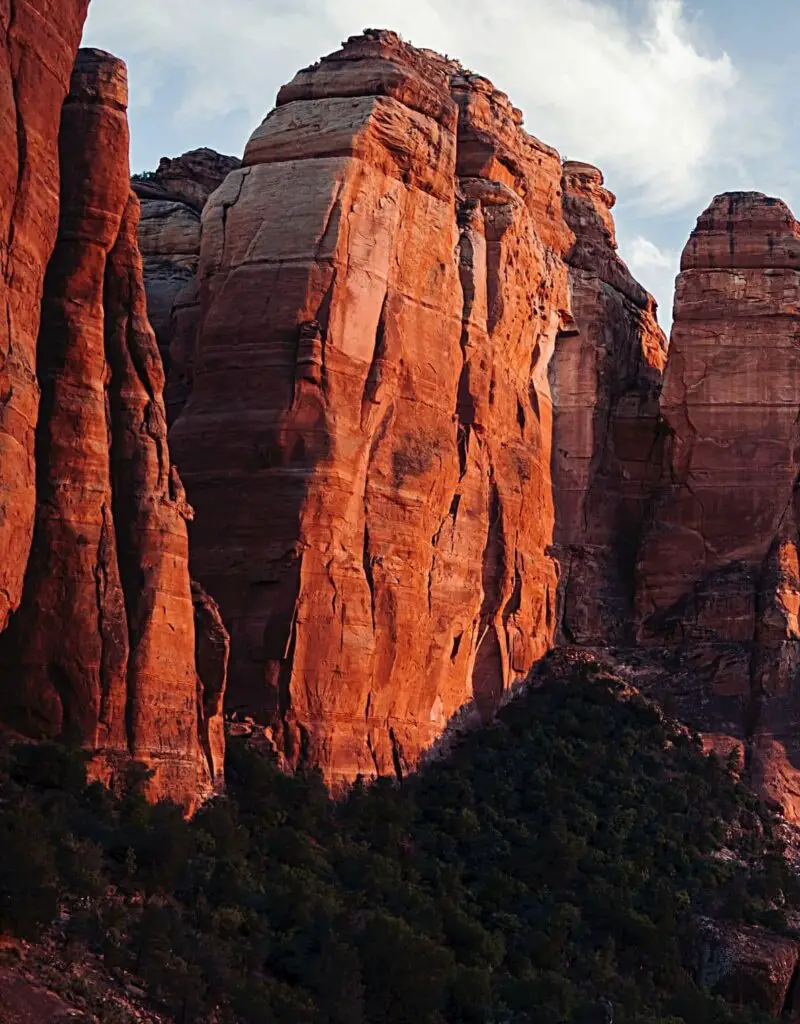 The tall red rocks of Sedona, one of the best Arizona Bucket List Things To Do.