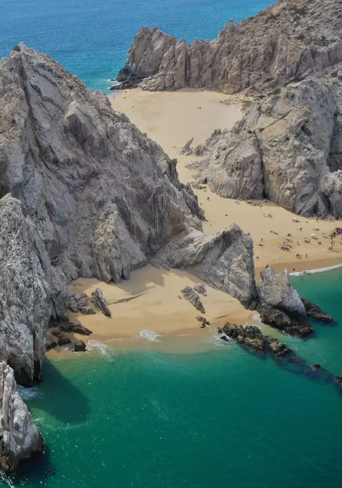 The rugged rocks of Cabo san Lucas' tropical beaches.