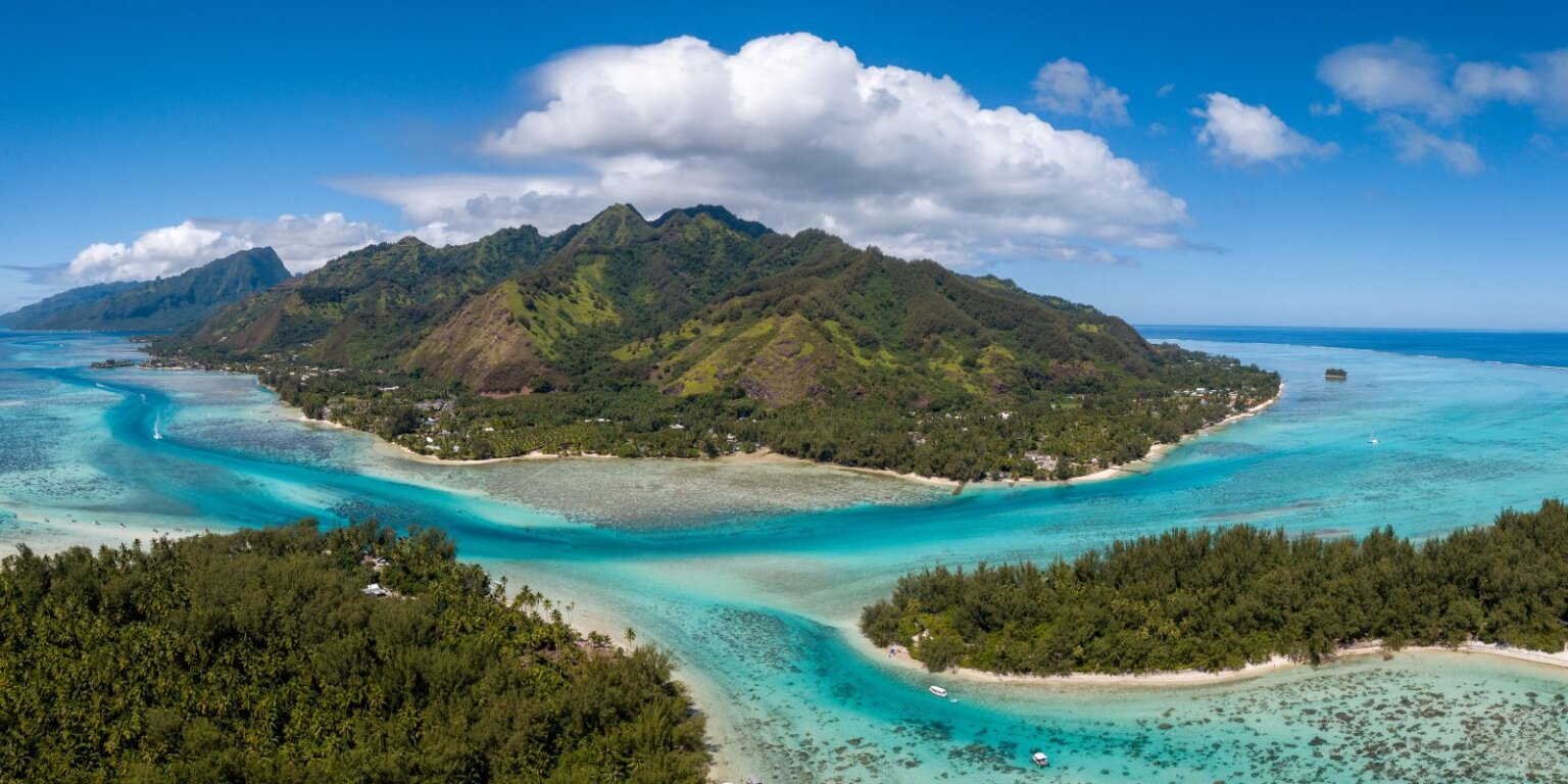 Tahiti vs. Moorea: Which is Better? - This Rare Earth