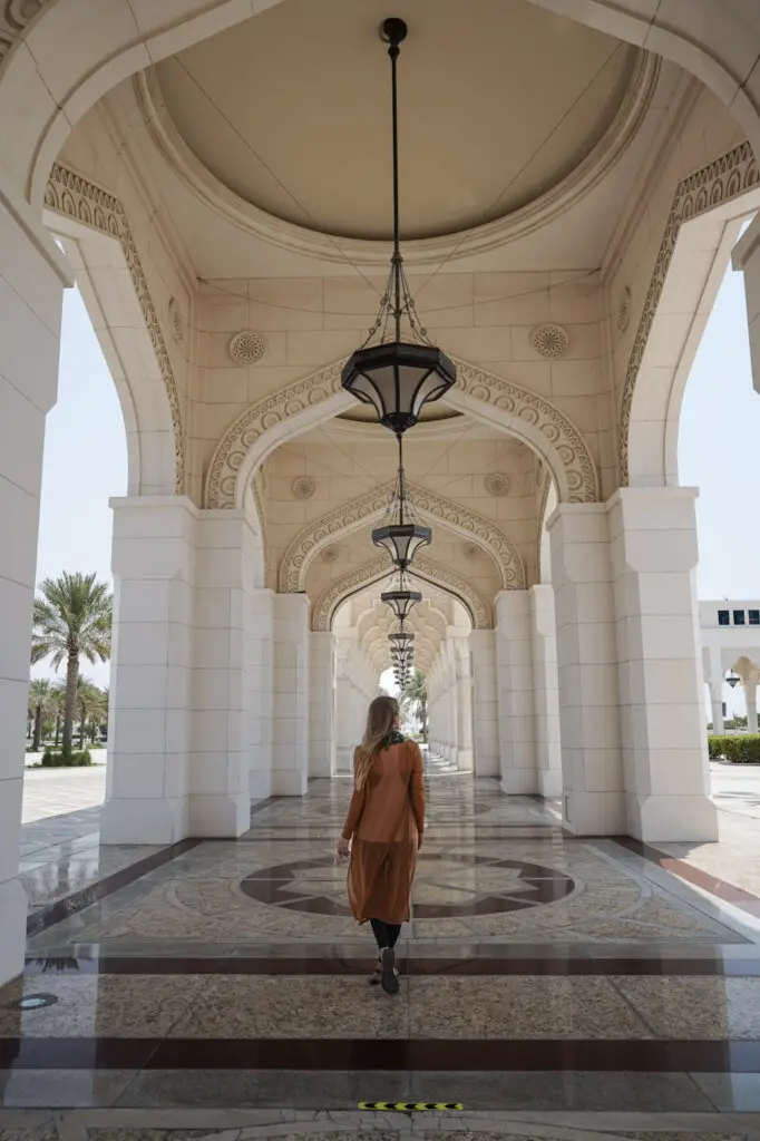 Monica at Qarl al Watan, Visiting Abu Dhabi as a Woman.